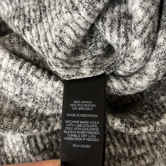 EXPRESS Ribbed Soft Stretchy Skirt - Picture 7 of 9